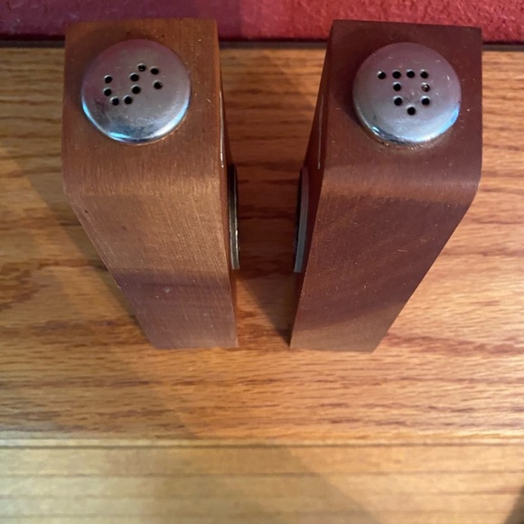 Vintage Hawaii surfing Hula girl salt and pepper shakers - Picture 6 of 7